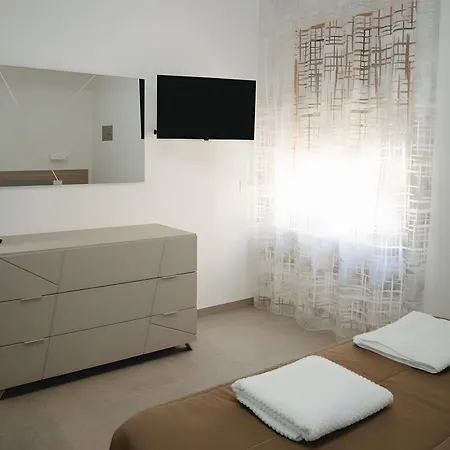 Casa Via Roma 103 *