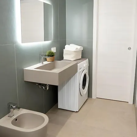 Casa Via Roma 103 *